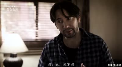 為瞭取出女兒插得太深留在體內的自慰球老爸和醫生把她雙穴齊開