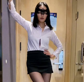 不要玩遊戲瞭來玩黑絲禦姐-斯文禽獸