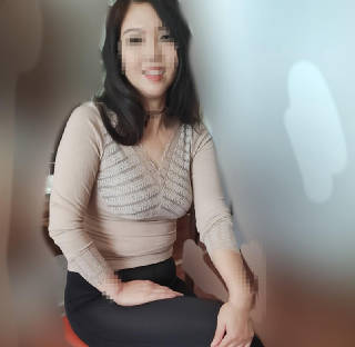 翹班去幹同事小胖的媽劉阿姨