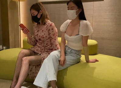 約會兩個超騷禦姐玩雙飛-斯文禽獸